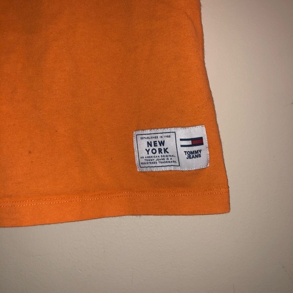 🧡 Orange Tommy Hilfiger Tee 🧡 - Picture 4 of 4